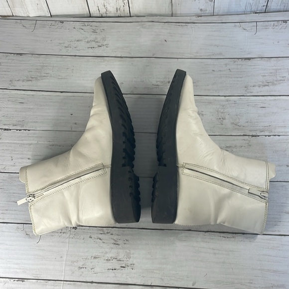 Franco Sarto White Leather Carian Chelsea Ankle Bootie - Picture 6 of 10